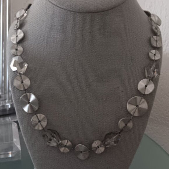 VERA WANG 2pc SET Rocker Chic Matte Gunmetal Wavy Round Disc Necklace/Bracelet - Picture 2 of 4